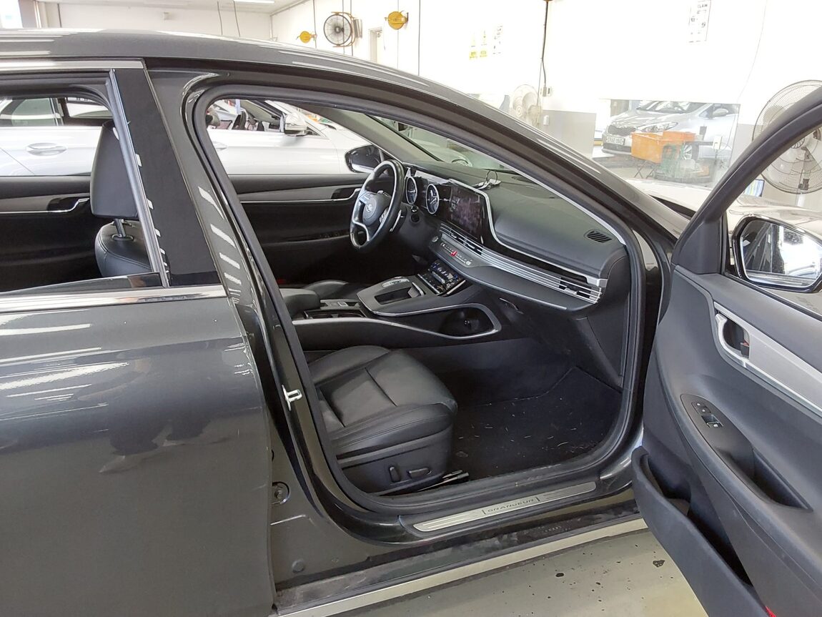 HYUNDAI THE NEW GRANDEUR IG LPi 3.0 RENTAL CAR MODERN 2021 - zdjęcie 14