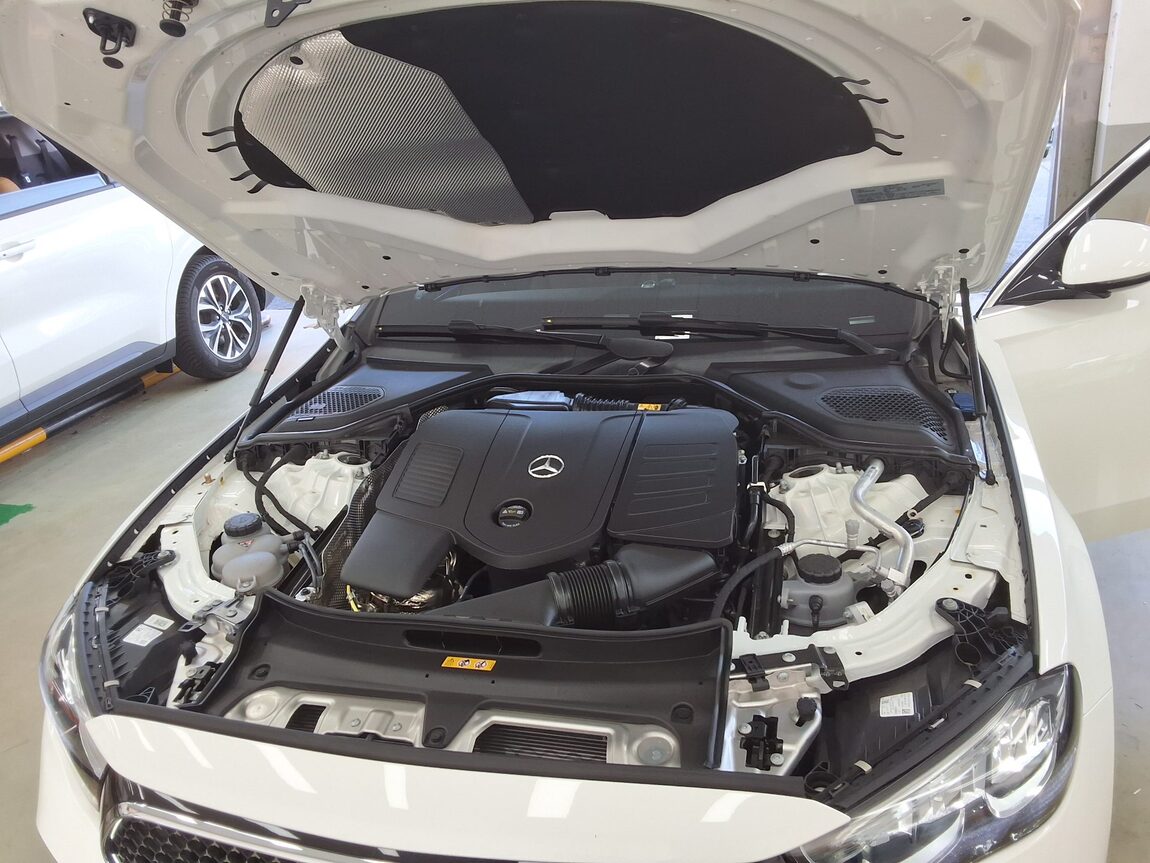 MERCEDES-BENZ E-CLASS (6TH GEN) E200 AVANTGARDE 2026 - zdjęcie 20