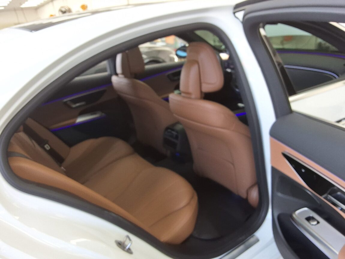 MERCEDES-BENZ E-CLASS (6TH GEN) E200 AVANTGARDE 2026 - zdjęcie 13