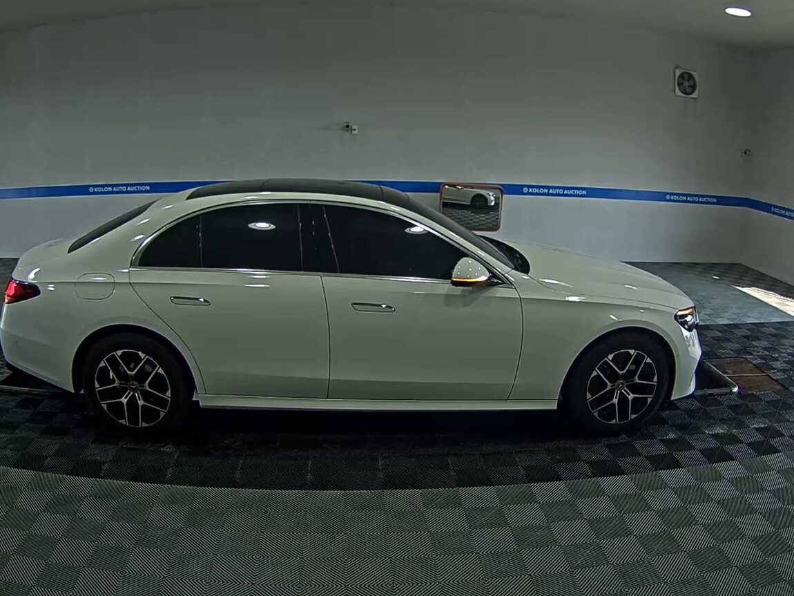 MERCEDES-BENZ E-CLASS (6TH GEN) E200 AVANTGARDE 2026 - zdjęcie 4