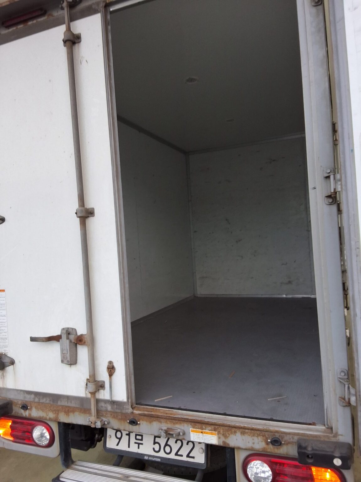 HYUNDAI PORTER II HIGH-ROOF BUILT-IN BOX TRUCK STANDARD CAB 2020 - zdjęcie 12