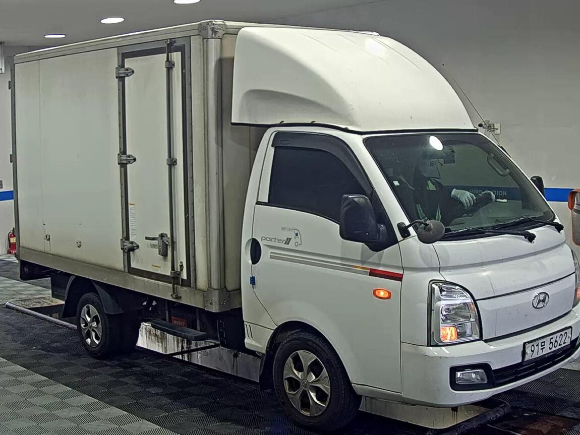 HYUNDAI PORTER II HIGH-ROOF BUILT-IN BOX TRUCK STANDARD CAB 2020 - zdjęcie 3