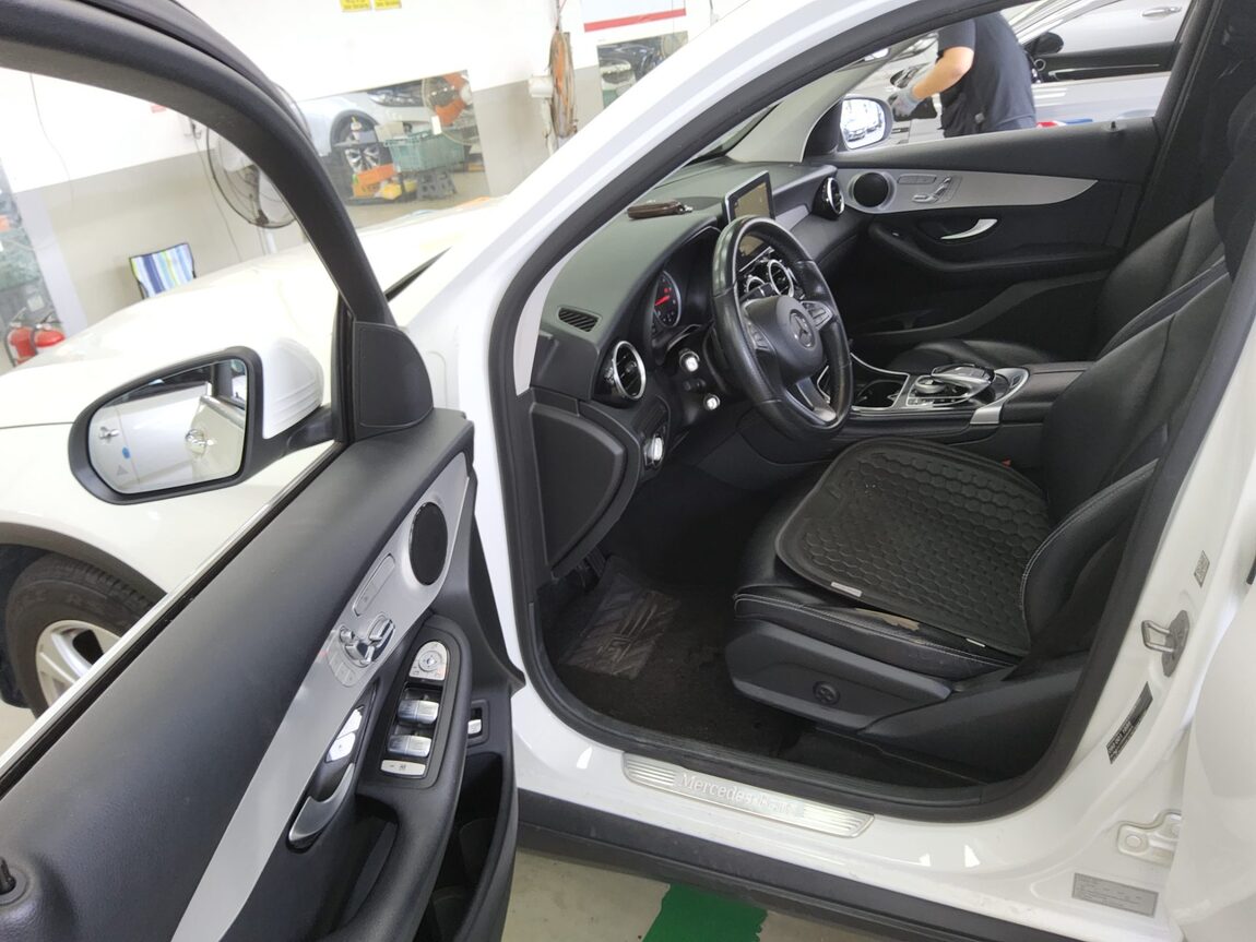 MERCEDES-BENZ GLC-CLASS GLC 220d 4MATIC 2017 - zdjęcie 10