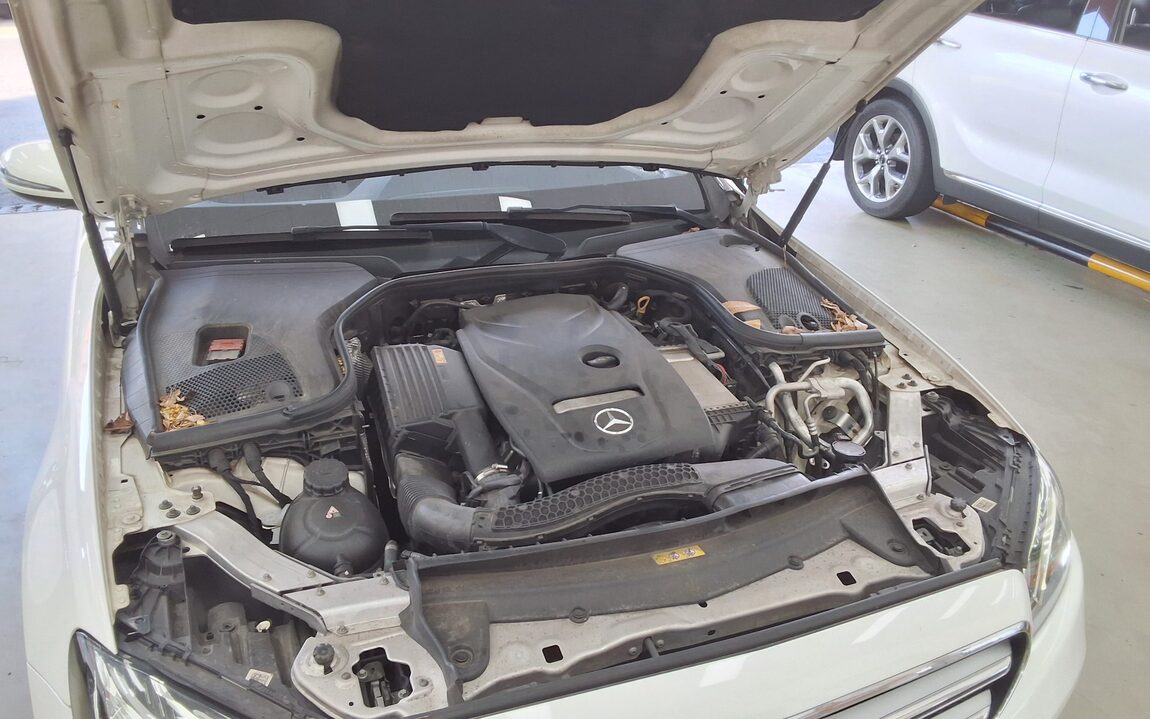 MERCEDES-BENZ E-CLASS (5TH GEN) E200 AVANTGARDE 2018 - zdjęcie 22