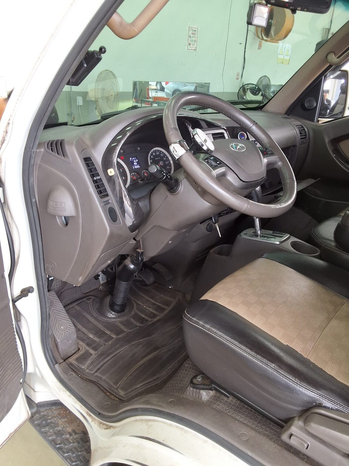 HYUNDAI PORTER II CRDi STANDARD CAB EXTRA LONG WHEELBASE PREMIUM 2019 - zdjęcie 10