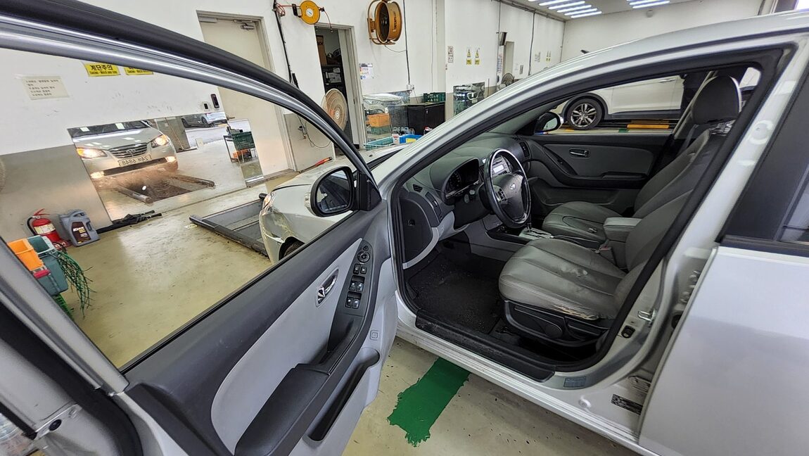 HYUNDAI AVANTE HD 1.6 VVT S16 LUXURY 2010 - zdjęcie 10