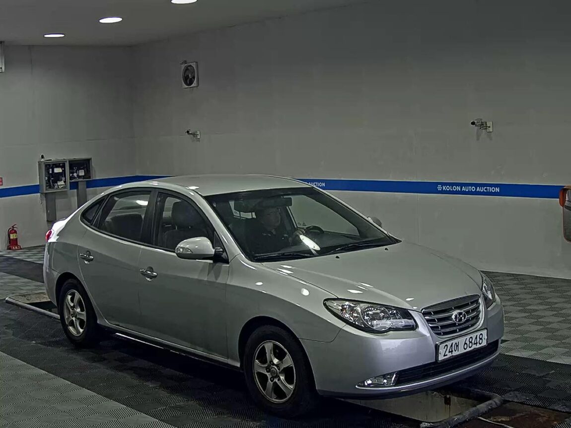 HYUNDAI AVANTE HD 1.6 VVT S16 LUXURY 2010 - zdjęcie 3