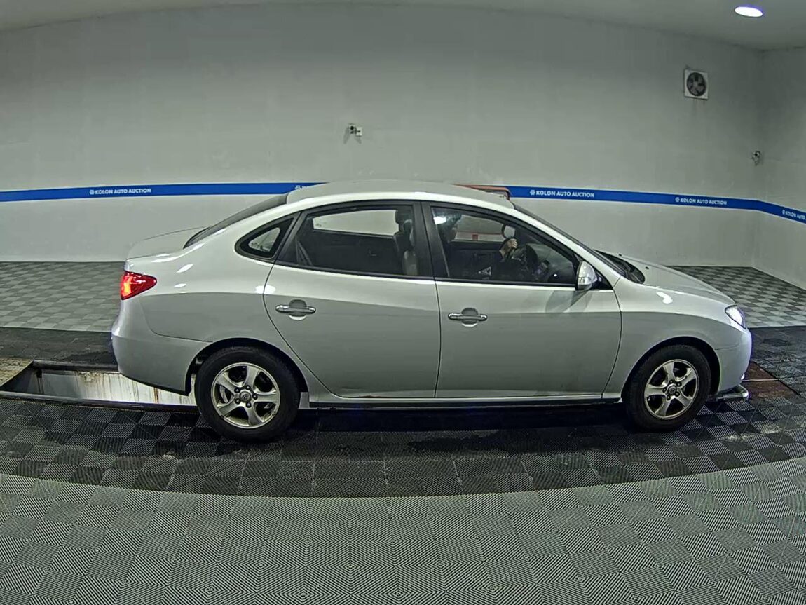 HYUNDAI AVANTE HD 1.6 VVT S16 LUXURY 2010 - zdjęcie 4