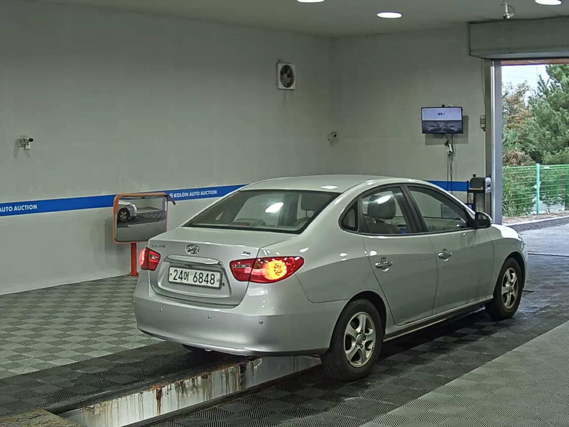 HYUNDAI AVANTE HD 1.6 VVT S16 LUXURY 2010 - zdjęcie 5