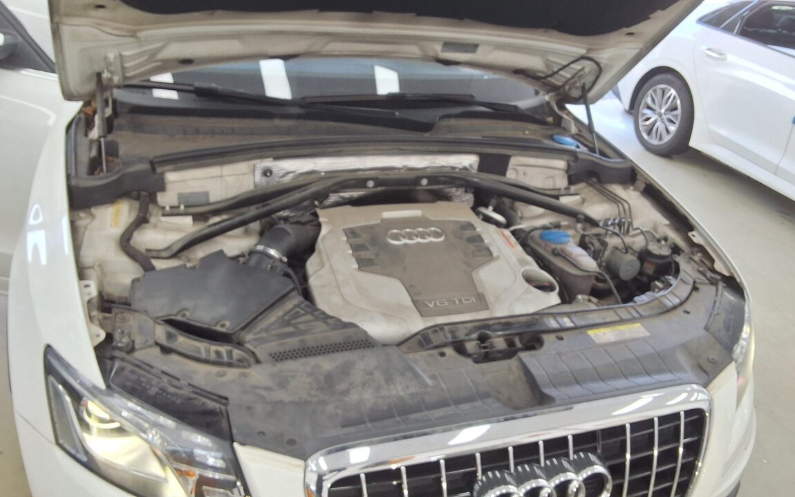 AUDI Q5 3.0 TDI QUATTRO 2012 - zdjęcie 21