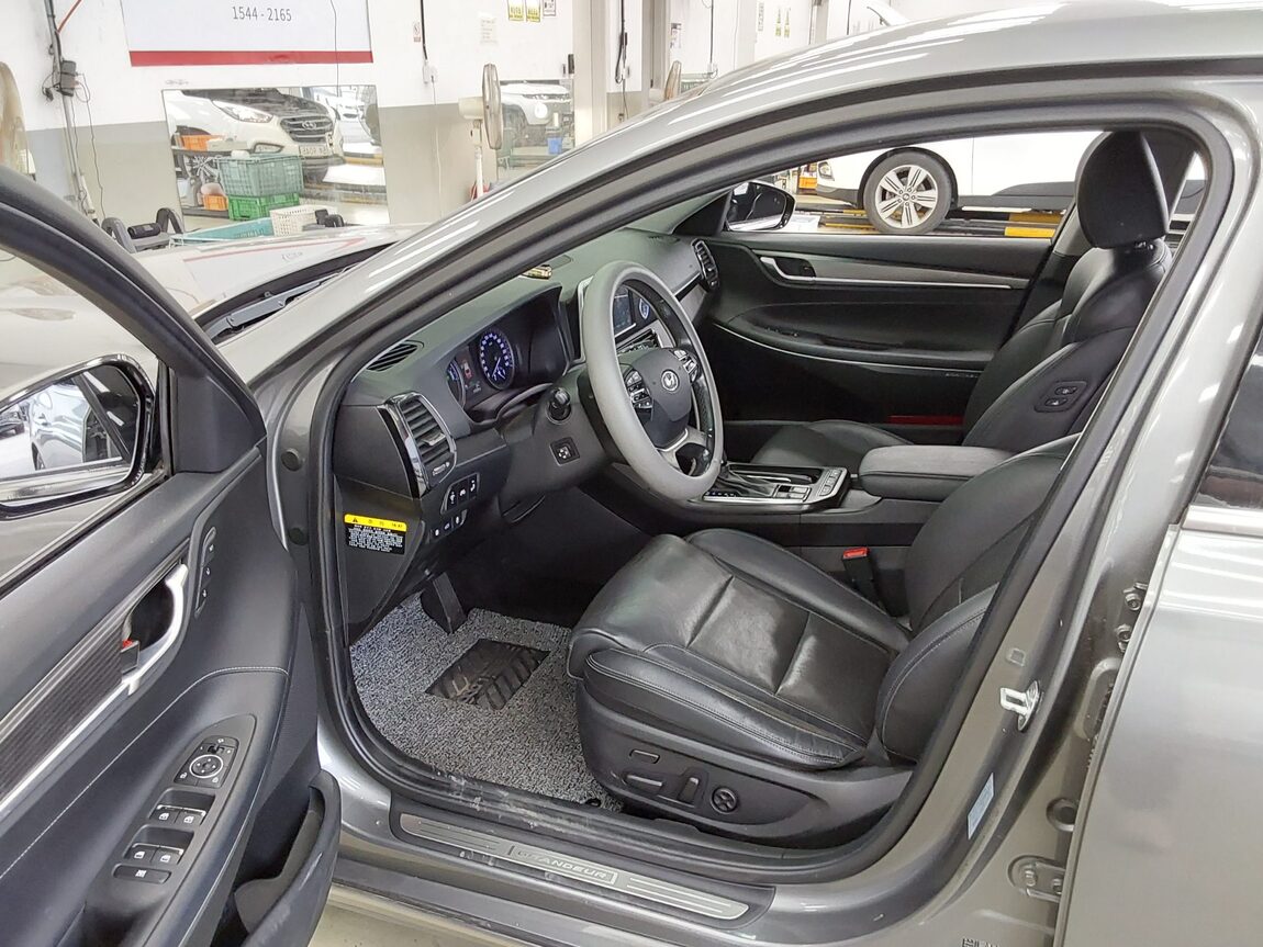 HYUNDAI GRANDEUR IG HYBRID 2.4 HEV EXCLUSIVE SPECIAL 2018 - zdjęcie 10