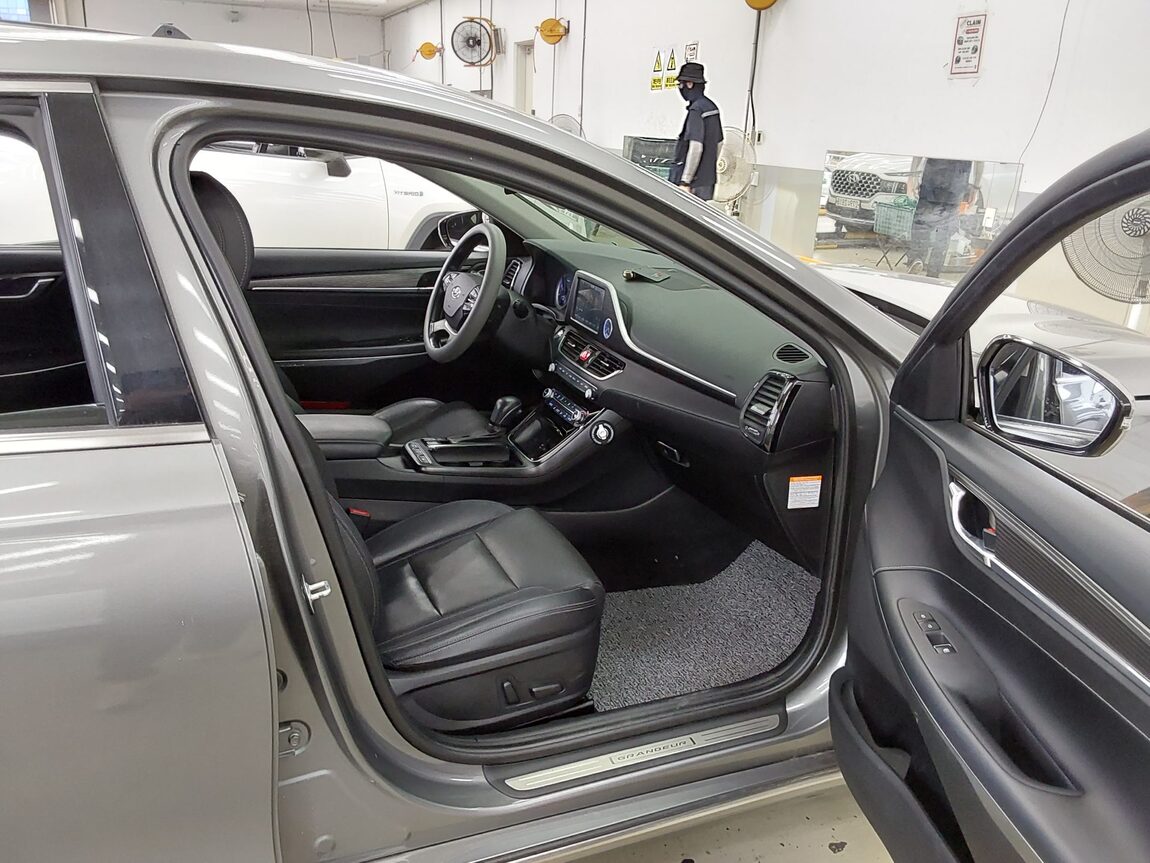 HYUNDAI GRANDEUR IG HYBRID 2.4 HEV EXCLUSIVE SPECIAL 2018 - zdjęcie 14