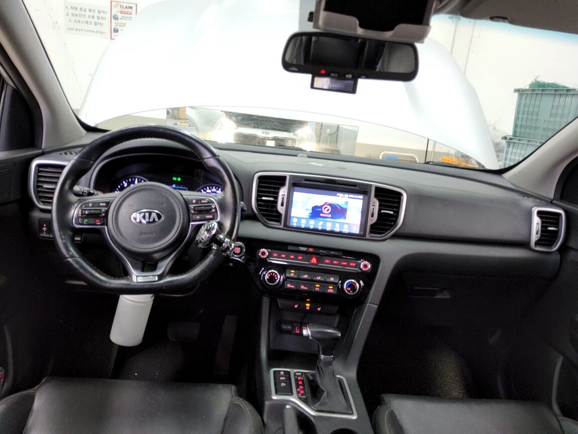 KIA NEW SPORTAGE 1.7 2WD NOBLESSE 2016 - zdjęcie 11