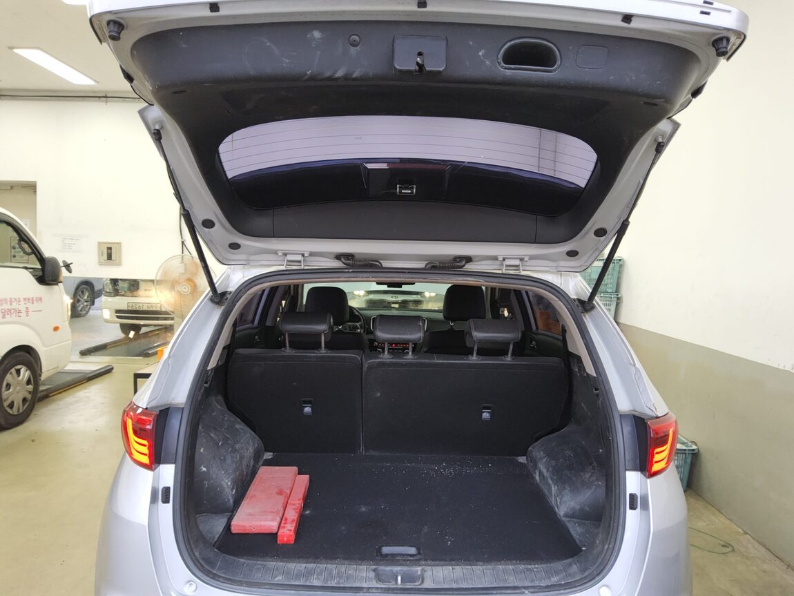 KIA NEW SPORTAGE 1.7 2WD NOBLESSE 2016 - zdjęcie 15
