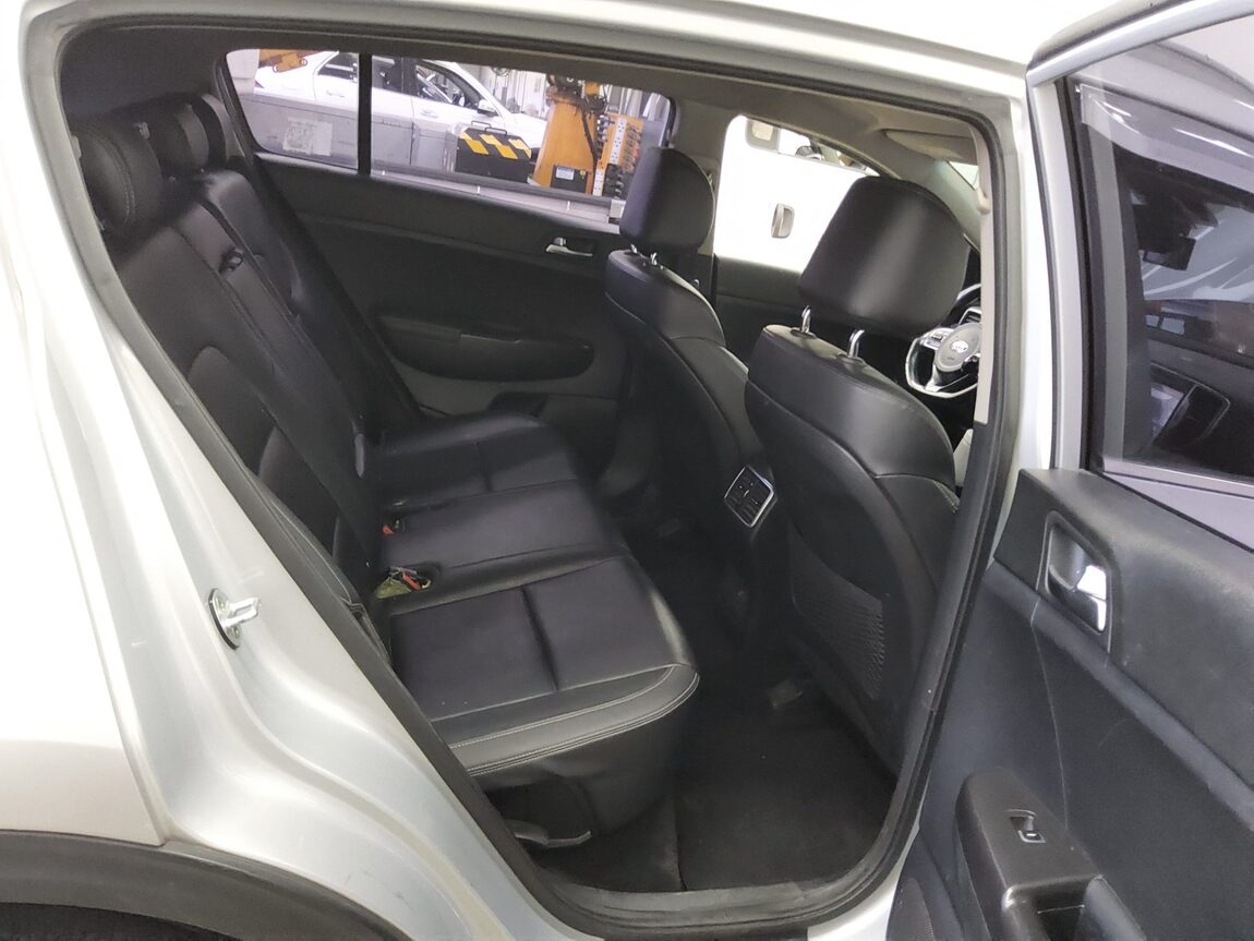 KIA NEW SPORTAGE 1.7 2WD NOBLESSE 2016 - zdjęcie 13