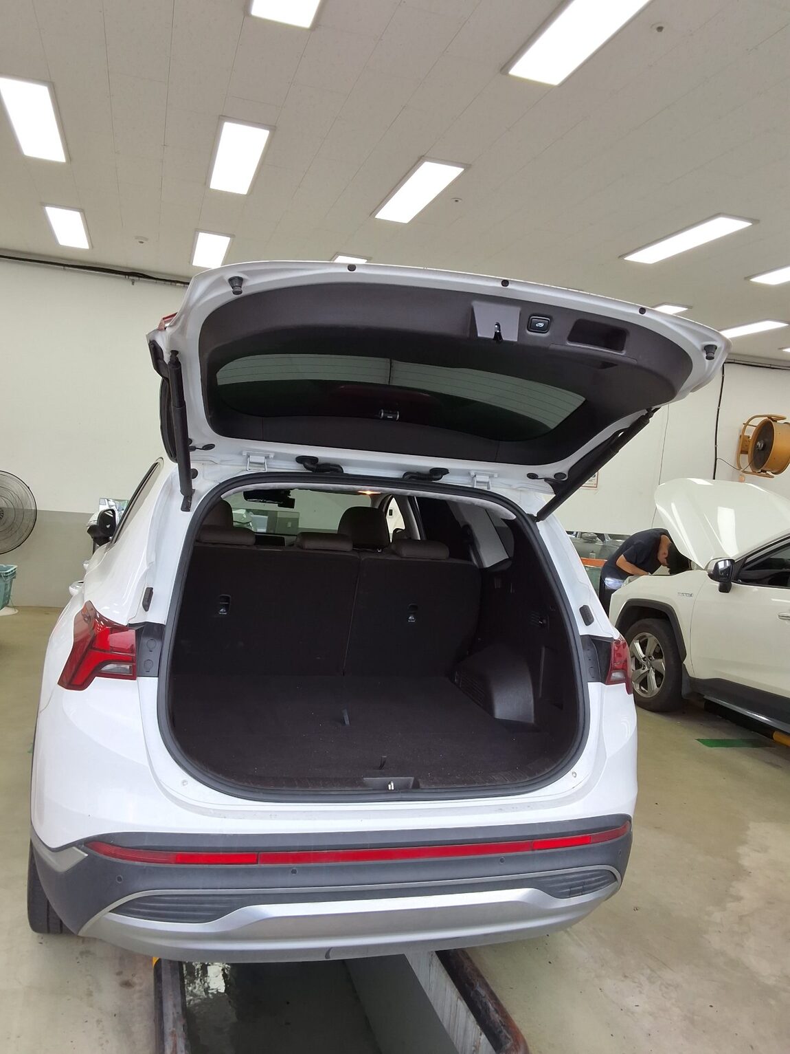 HYUNDAI THE NEW SANTA FE DIESEL 2.2 2WD PRESTIGE 2021 - zdjęcie 15