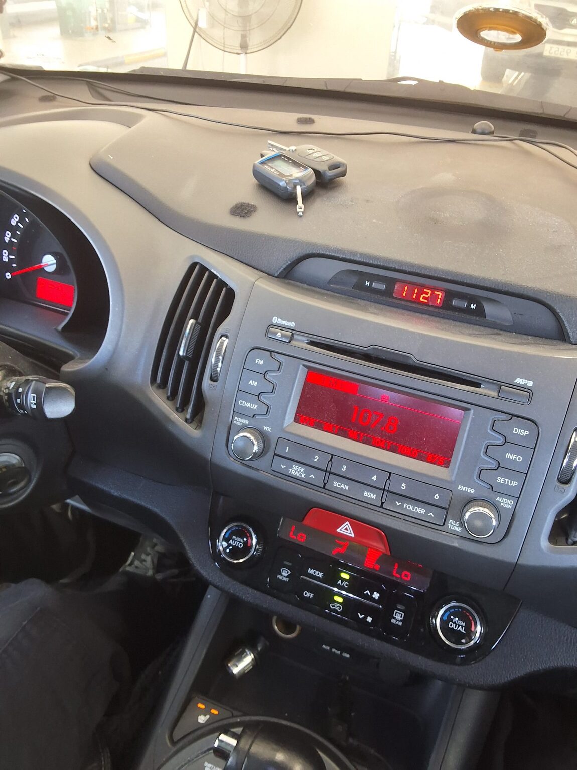 KIA SPORTAGE R DIESEL R2.0 2WD TLX PREMIUM MODEL 2011 - zdjęcie 17