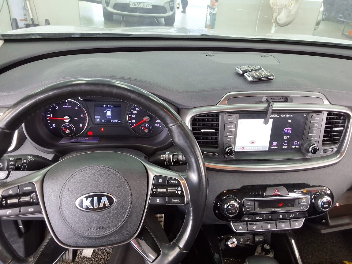 KIA THE NEW SORENTO DIESEL R2.2 4WD NOBLESSE 2019 - zdjęcie 17