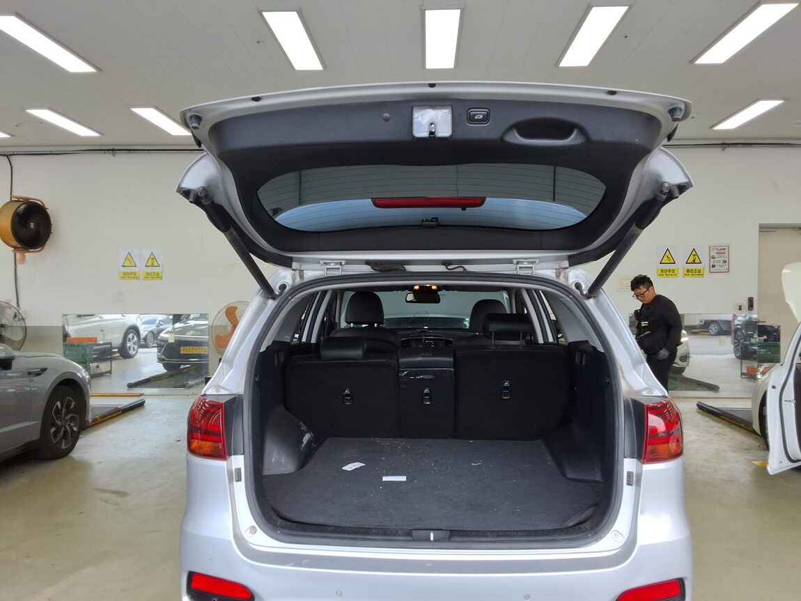 KIA THE NEW SORENTO DIESEL R2.2 4WD NOBLESSE 2019 - zdjęcie 15