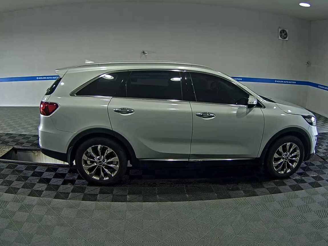 KIA THE NEW SORENTO DIESEL R2.2 4WD NOBLESSE 2019 - zdjęcie 4