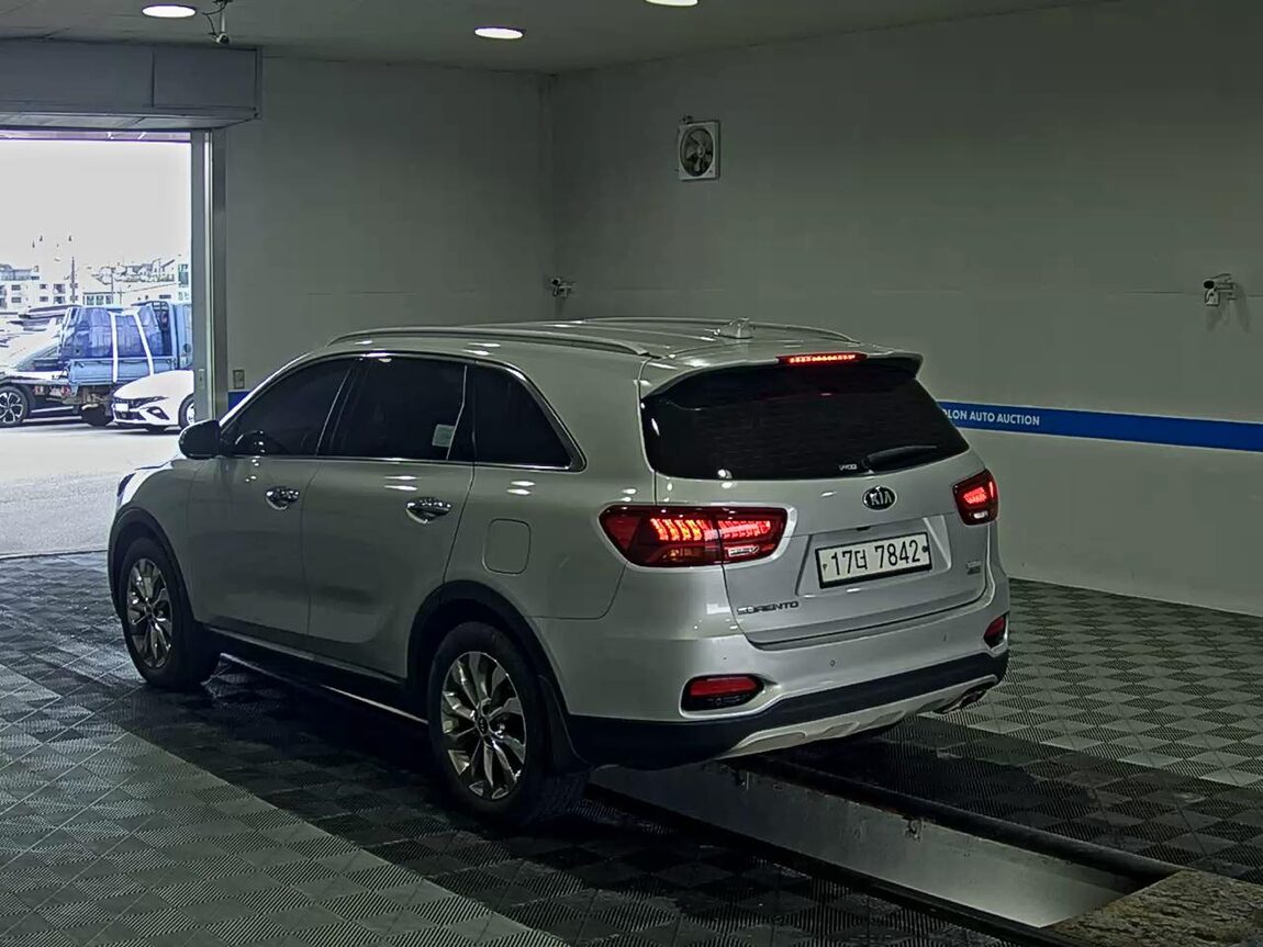 KIA THE NEW SORENTO DIESEL R2.2 4WD NOBLESSE 2019 - zdjęcie 6