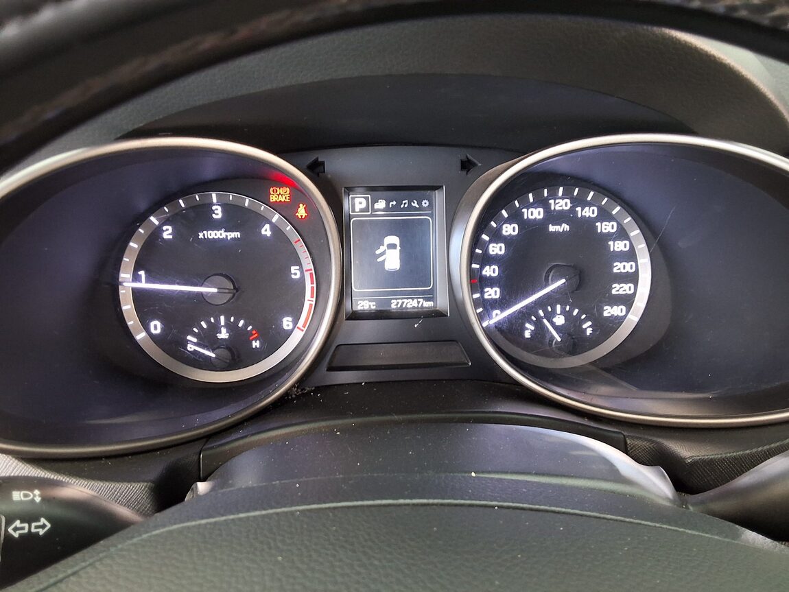 HYUNDAI SANTA FE THE PRIME DIESEL R2.0 2WD PREMIUM 2016 - zdjęcie 9