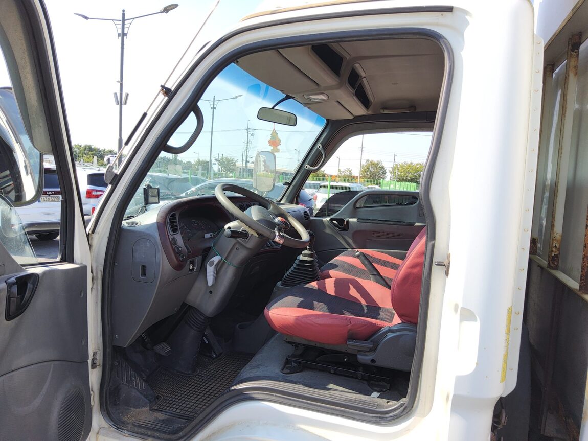 HYUNDAI e-MIGHTY 2.5 TON STANDARD CAB LONG WHEELBASE HIGH DECK 2013 - zdjęcie 11
