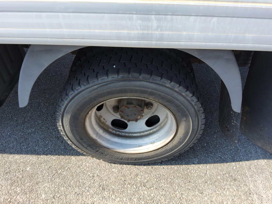 HYUNDAI e-MIGHTY 2.5 TON STANDARD CAB LONG WHEELBASE HIGH DECK 2013 - zdjęcie 23