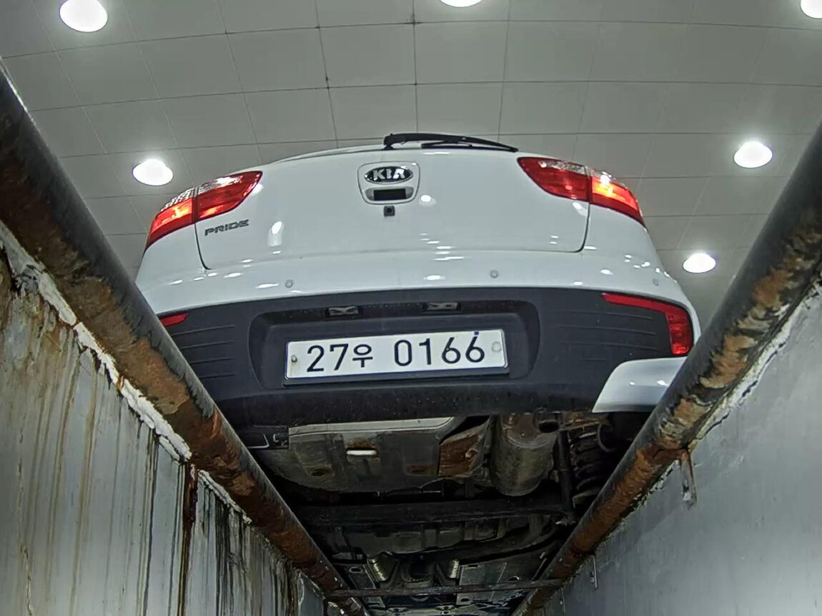 KIA THE NEW PRIDE 5-DOOR 1.6 GDI LUXURY 2015 - zdjęcie 8