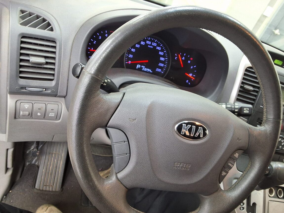 KIA CARNIVAL R 11-SEATER DIESEL GLX PREMIUM MODEL 2013 - zdjęcie 23