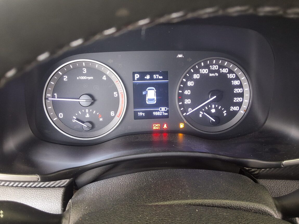 HYUNDAI NEW TUCSON 2.0 DIESEL 2WD MODERN 2020 - zdjęcie 9