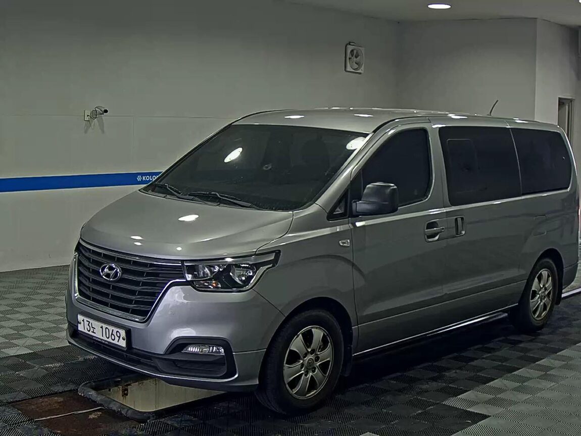HYUNDAI THE NEW GRAND STAREX 9-SEATER DIESEL PREMIUM 2018 - zdjęcie 2