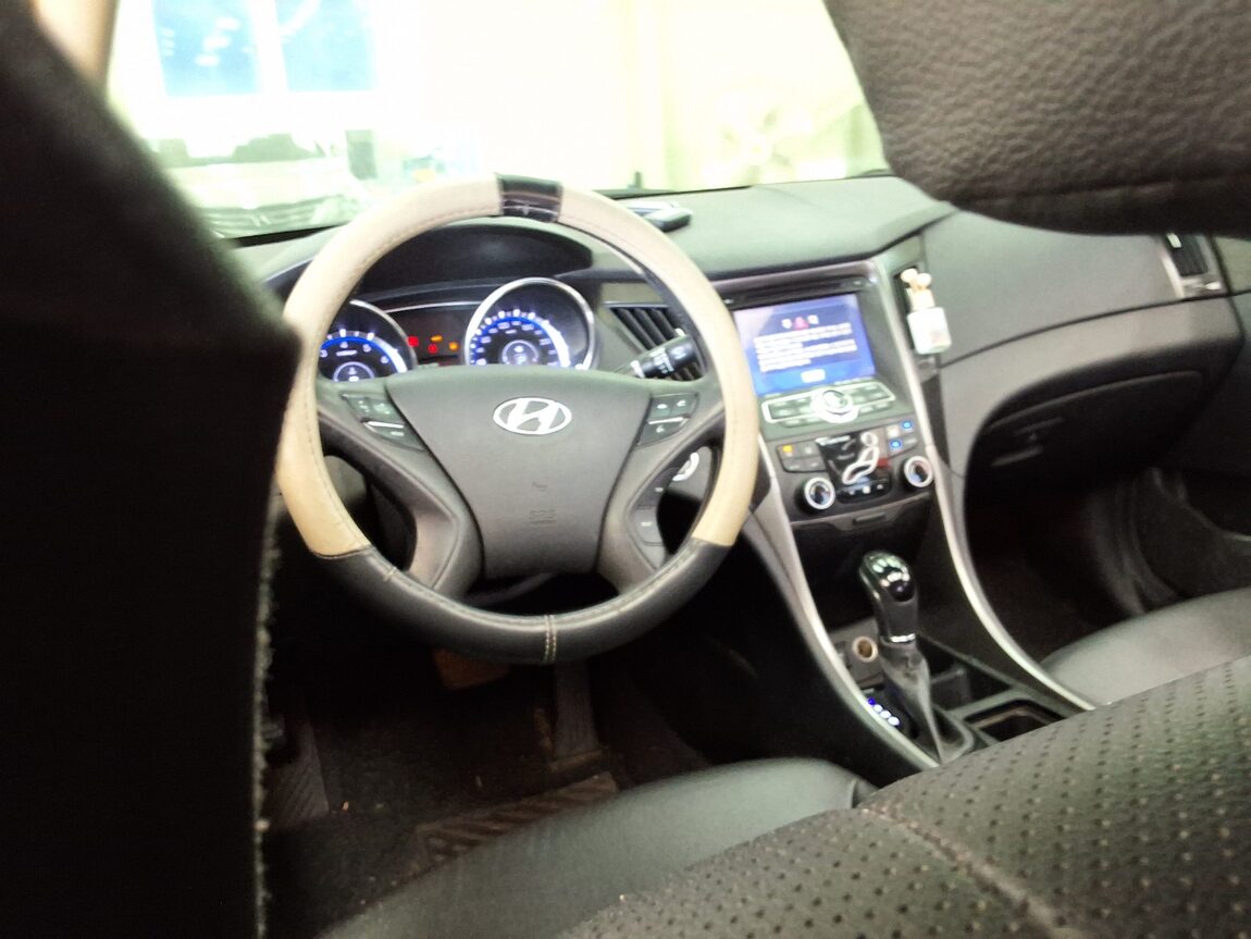 HYUNDAI YF SONATA Y20 LUXURY 2012 - zdjęcie 12