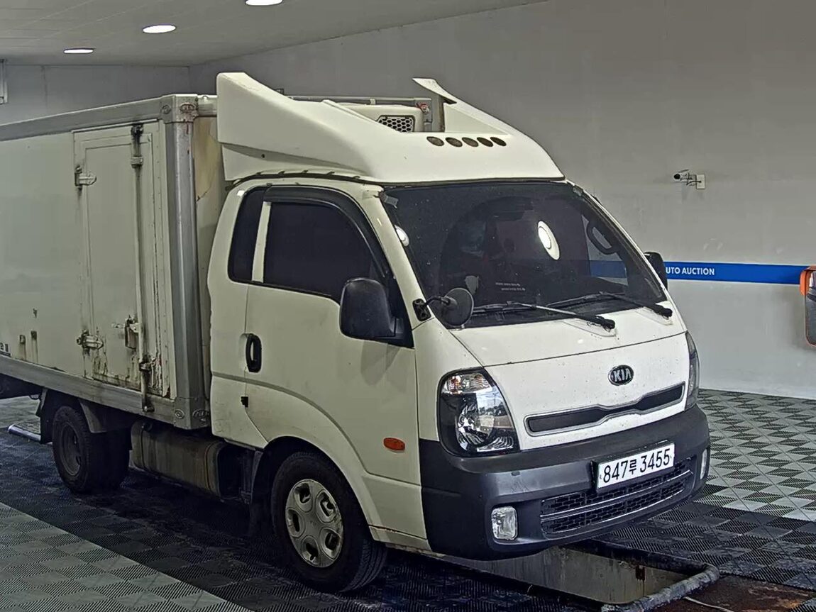 KIA BONGO III CARGO CRDi KING CAB EXTRA LONG WHEELBASE 2016 - zdjęcie 3