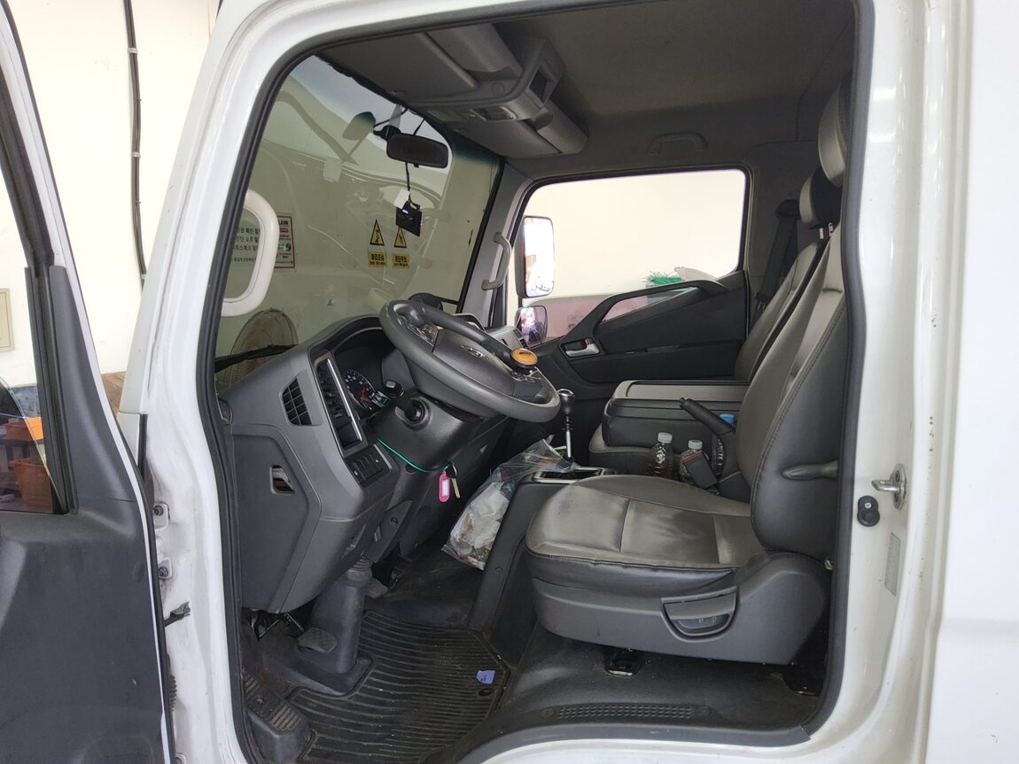 HYUNDAI ALL NEW MIGHTY 3.5 TON STANDARD CAB LONG WHEELBASE HIGH DECK 2017 - zdjęcie 10