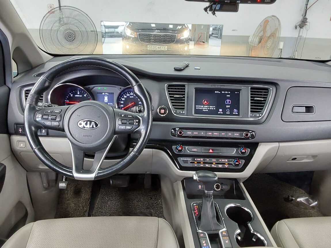 KIA THE NEW CARNIVAL 9-SEATER DIESEL LUXURY 2020 - zdjęcie 11