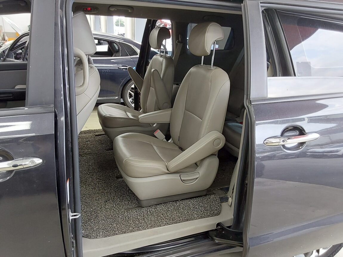 KIA THE NEW CARNIVAL 9-SEATER DIESEL LUXURY 2020 - zdjęcie 12