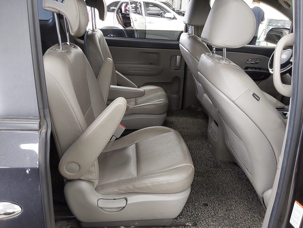 KIA THE NEW CARNIVAL 9-SEATER DIESEL LUXURY 2020 - zdjęcie 13