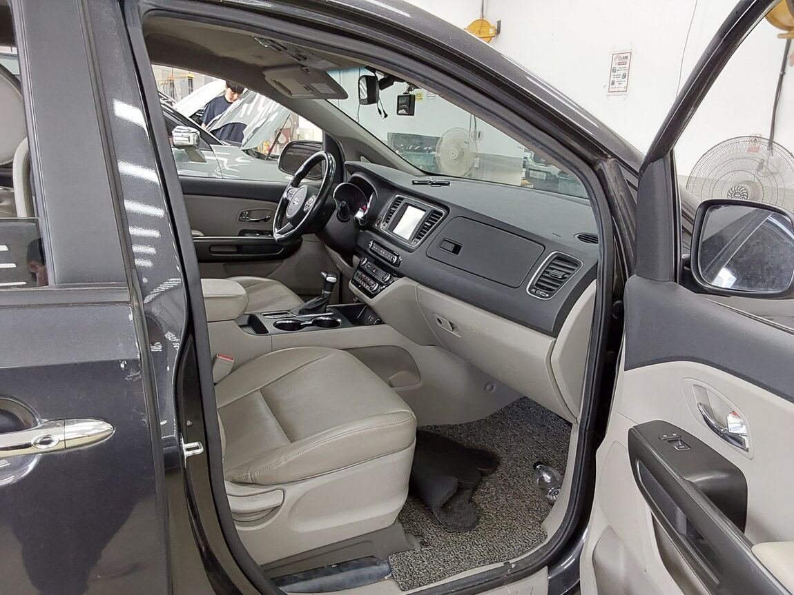 KIA THE NEW CARNIVAL 9-SEATER DIESEL LUXURY 2020 - zdjęcie 14