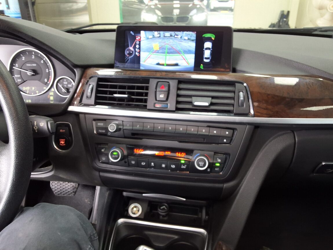 BMW 3 SERIES (6TH GEN) 320d xDRIVE 2015 - zdjęcie 24