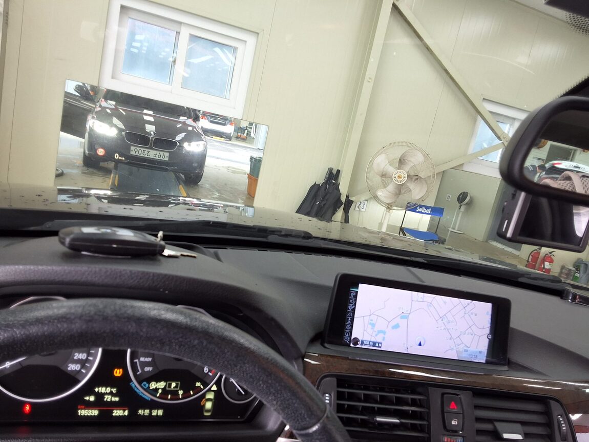 BMW 3 SERIES (6TH GEN) 320d xDRIVE 2015 - zdjęcie 25