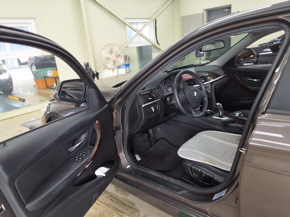BMW 3 SERIES (6TH GEN) 320d xDRIVE 2015 - zdjęcie 11