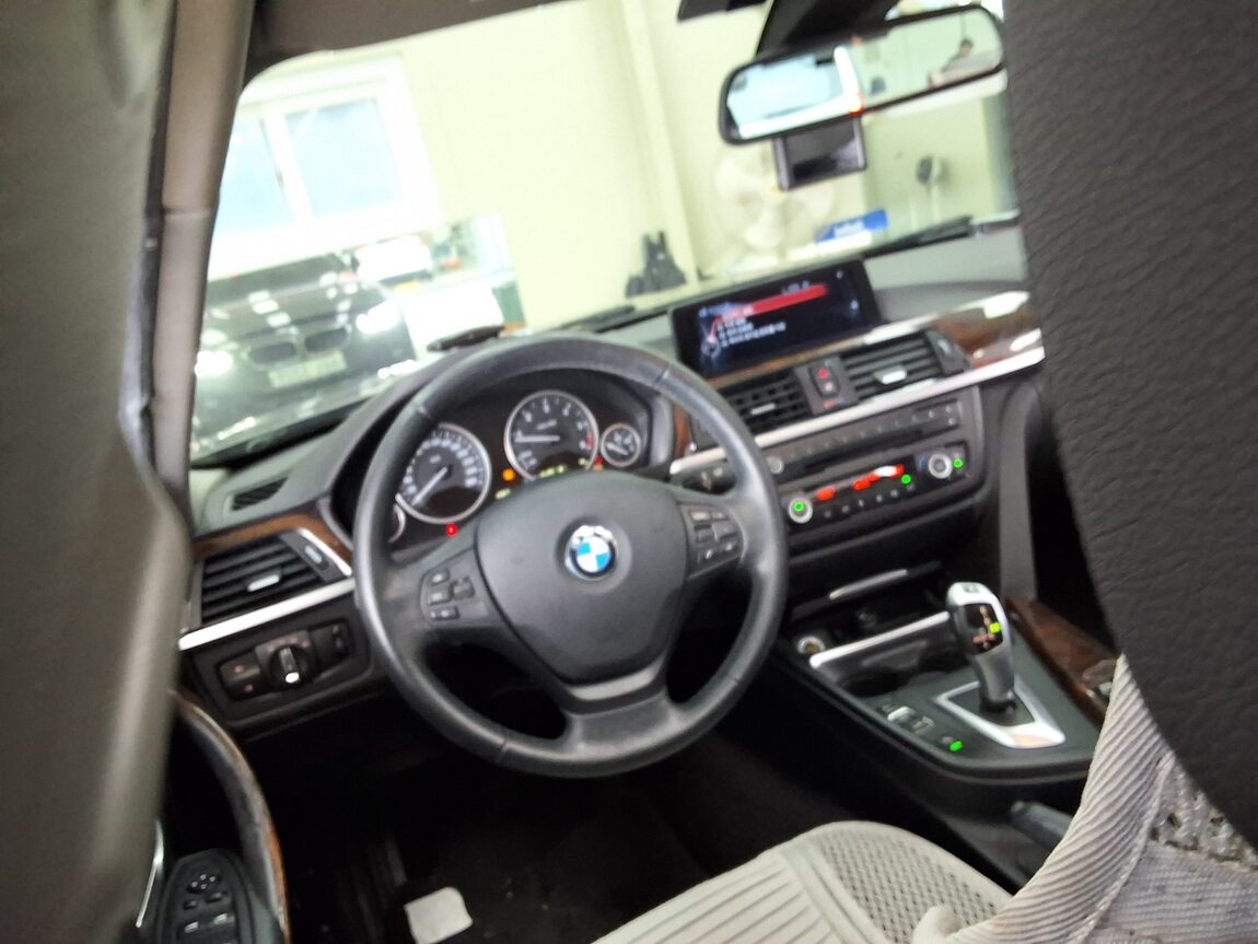 BMW 3 SERIES (6TH GEN) 320d xDRIVE 2015 - zdjęcie 12