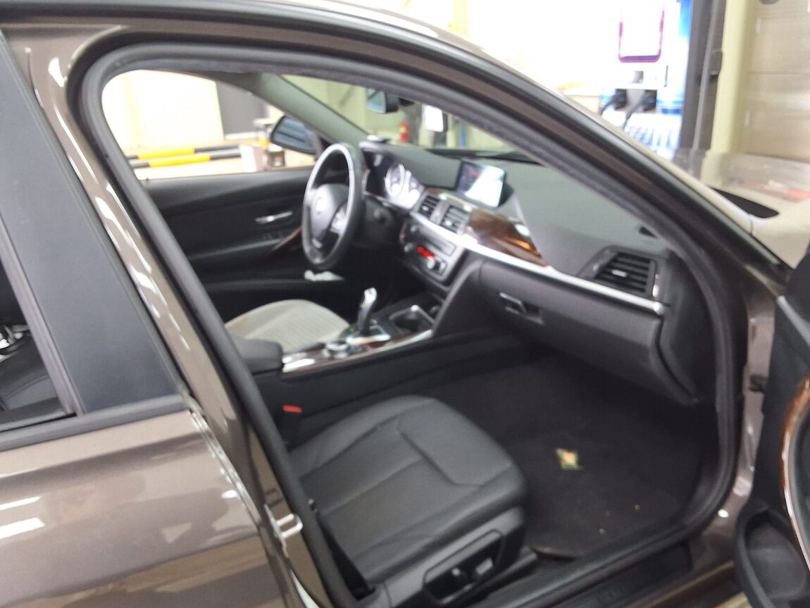 BMW 3 SERIES (6TH GEN) 320d xDRIVE 2015 - zdjęcie 15