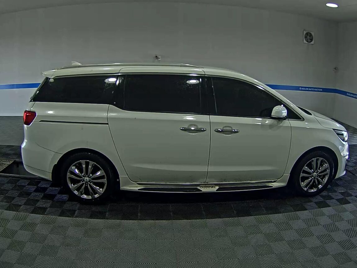 KIA ALL NEW CARNIVAL 7-SEATER LIMOUSINE DIESEL VIP 2017 - zdjęcie 4
