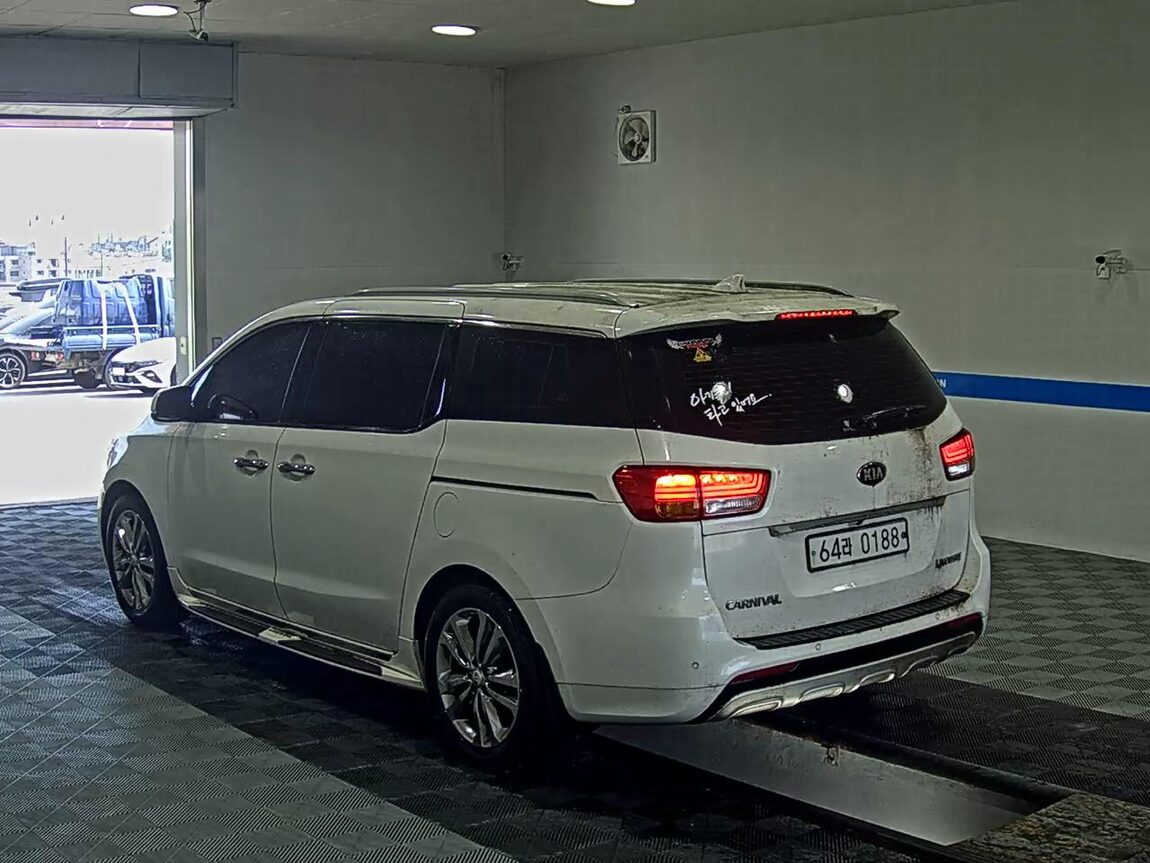 KIA ALL NEW CARNIVAL 7-SEATER LIMOUSINE DIESEL VIP 2017 - zdjęcie 6