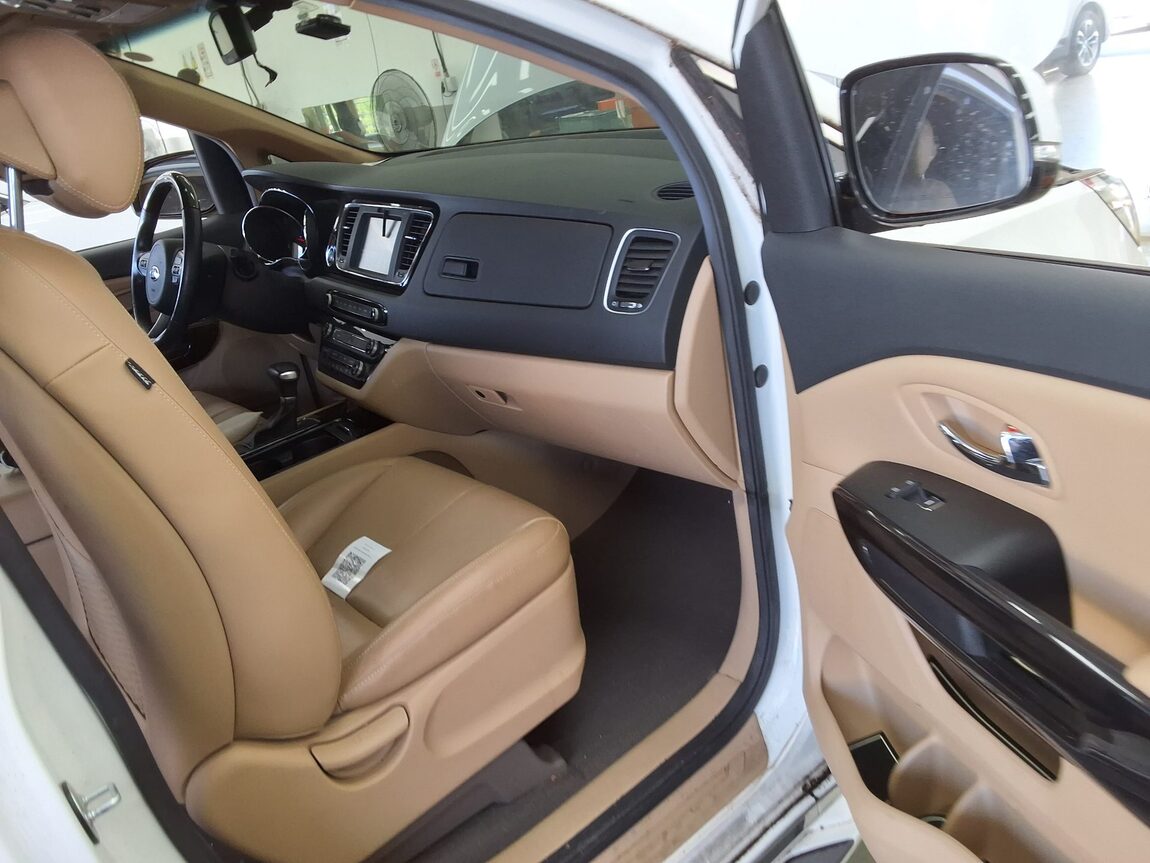 KIA ALL NEW CARNIVAL 7-SEATER LIMOUSINE DIESEL VIP 2017 - zdjęcie 14