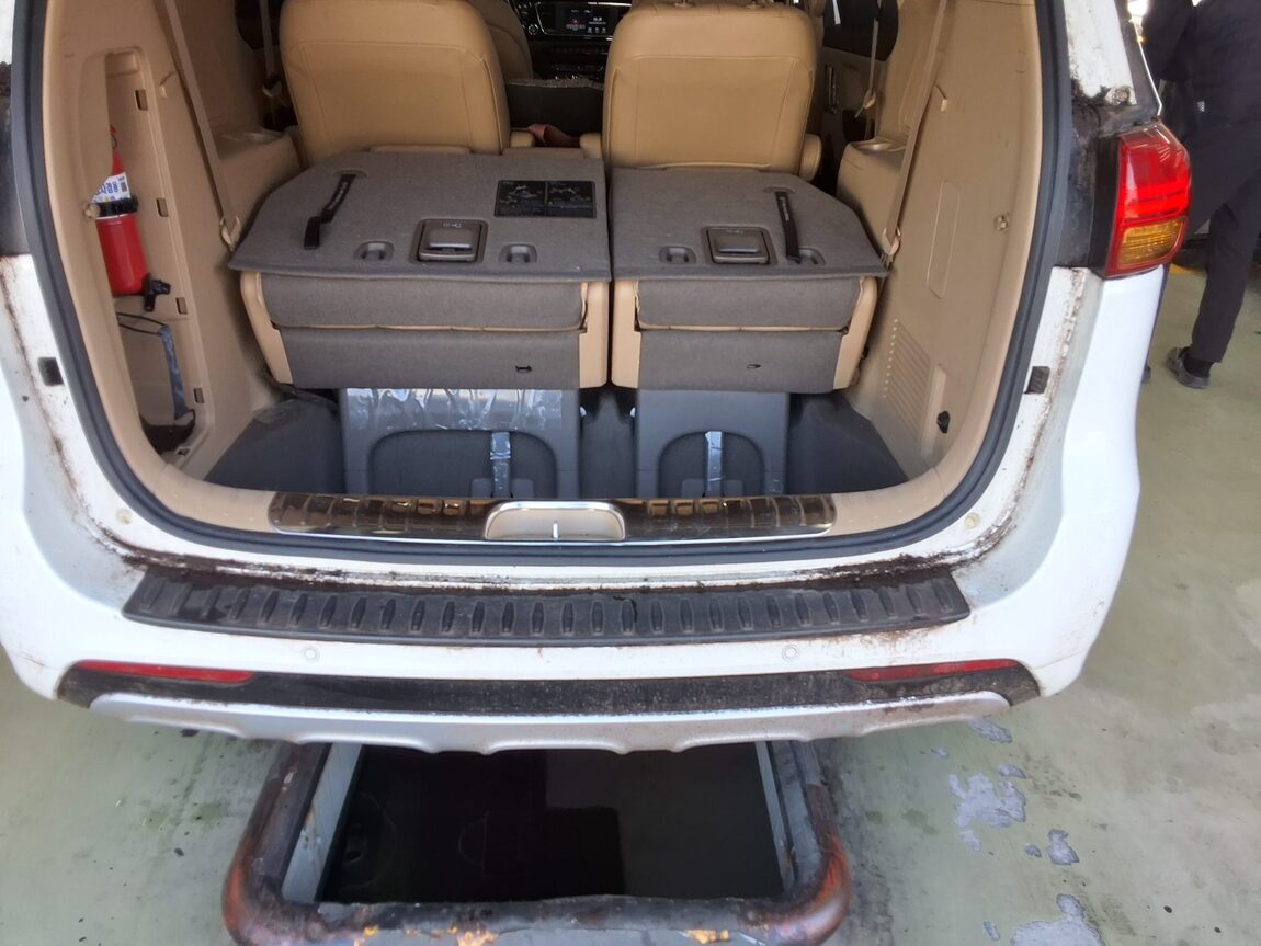 KIA ALL NEW CARNIVAL 7-SEATER LIMOUSINE DIESEL VIP 2017 - zdjęcie 29