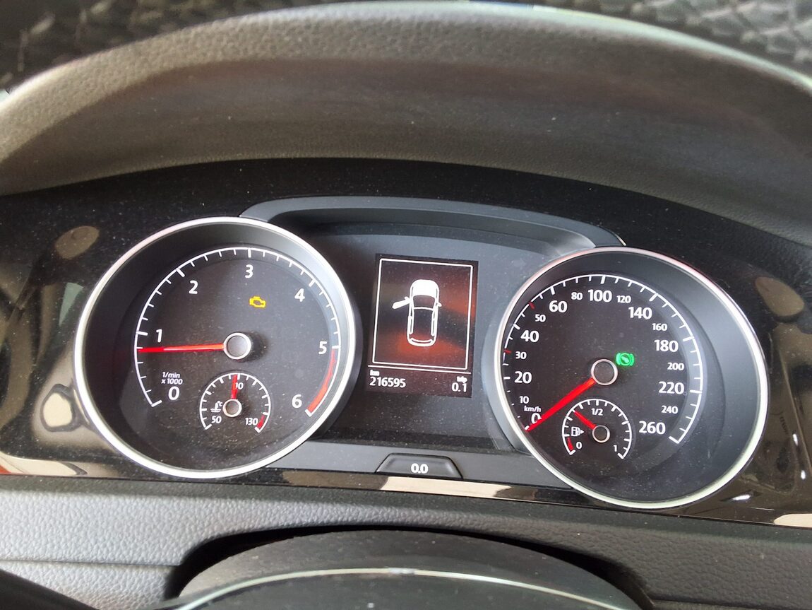 VOLKSWAGEN GOLF (7TH GEN) 2.0 TDI 2015 - zdjęcie 10
