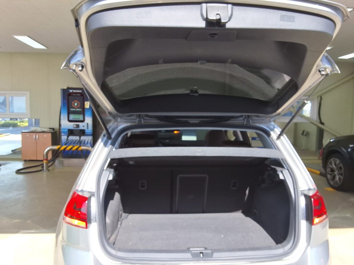 VOLKSWAGEN GOLF (7TH GEN) 2.0 TDI 2015 - zdjęcie 16